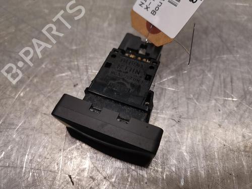 Used Warning switch Warning switch NISSAN X-TRAIL II (T31) 2.0 dCi 4x4 (150 hp) 21215344 21215344