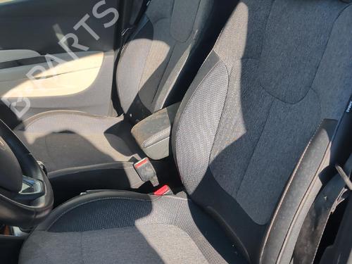 Used Left front seat Left front seat 39043948 39043948