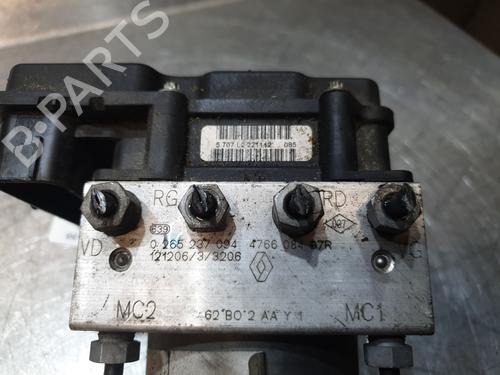 ABS pump RENAULT MASTER III Van (FV) 2.3 dCi 145 FWD (FV0E, FV0F, FV0H, FV02, FV0M, FV0S,... | BP23796441M43 - Image 2