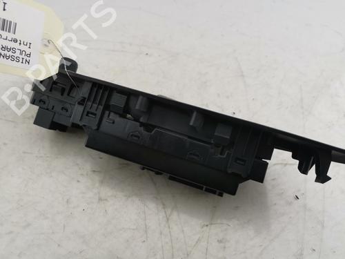Used Left front window switch Left front window switch NISSAN PULSAR Hatchback (C13) 1.2 DIG-T (115 hp) 33724566 33724566