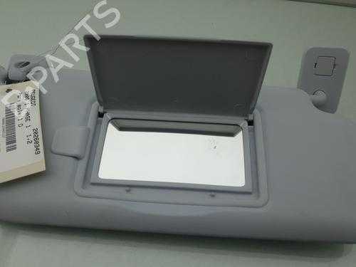 Høyre solskjerm Høyre solskjerm PEUGEOT 2008 I (CU_) 1.2 VTi (82 hp) 37633774 37633774