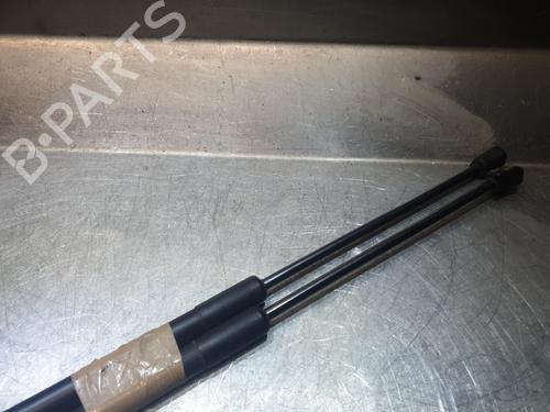 hood-lift-support-opel-astra-j-p10-2009-2010-2011-2012-2013-2014-2015-2016-34632475 main image