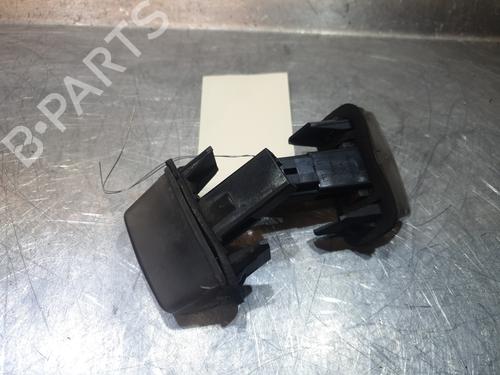 Éclairage de plaque d'immatriculation PEUGEOT 5008 (0U_, 0E_) 2.0 HDi 150 / BlueHDi 150 (150 hp) 26005927