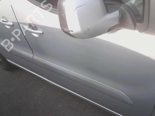 Used Right front door Right front door 38063299 38063299