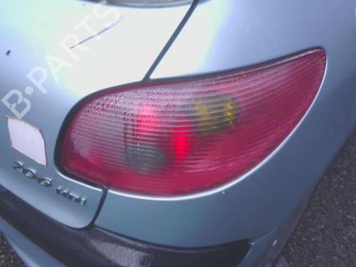 Used Right taillight PEUGEOT 206 Hatchback (2A/C) 1.4 HDi eco 70 (68 hp) 31036348