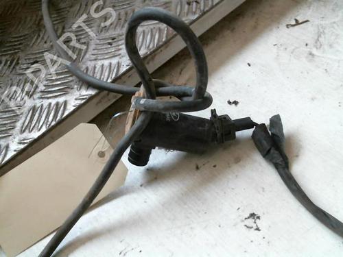 Used Washer pump FORD FIESTA III (GFJ) 1.3 Cat (60 hp) 22040421