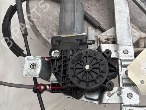 Used Front right window mechanism Front right window mechanism 39020422 39020422