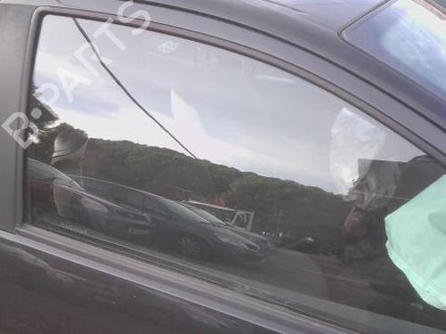 Luna delantera derecha RENAULT TWINGO II (CN0_) 1.2 16V (CN04, CN0B) (75 hp) 31270903