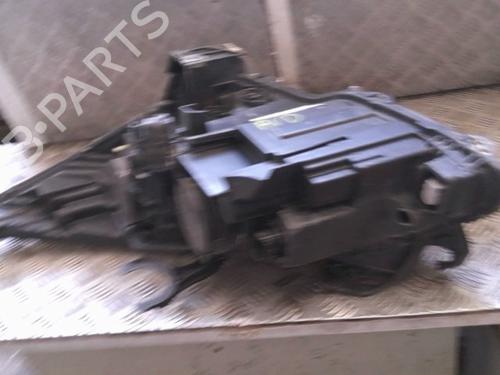 Right headlight PEUGEOT 5008 (0U_, 0E_) 2.0 HDi 150 / BlueHDi 150 | BP26293963C29 