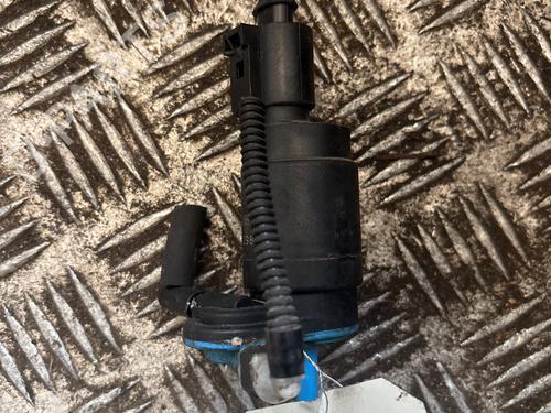washer-pump-mercedes-benz-a-class-w169-2004-2005-2006-2007-2008-2009-2010-2011-2012-36862618 main image
