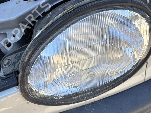 Used Left headlight Left headlight TOYOTA COROLLA Liftback (_E11_) 1.4 (EE111_, EE111R) (86 hp) 27218982 27218982