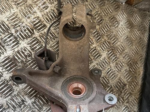 Used Left front steering knuckle Left front steering knuckle PEUGEOT 206 Hatchback (2A/C) [1998-2012] 34045678 34045678