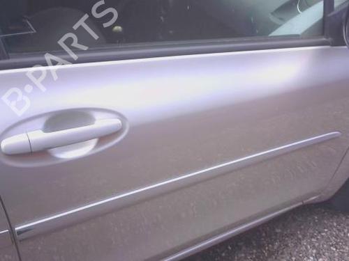 Dør højre fortil TOYOTA YARIS (_P9_) 1.33 VVT-i (NSP90_, NSP90R) (100 hp) 32142328