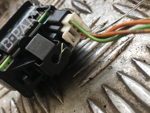 Used Right front window switch Right front window switch MERCEDES-BENZ CLA Shooting Brake (X117) CLA 200 (117.943) (156 hp) 24516491 24516491