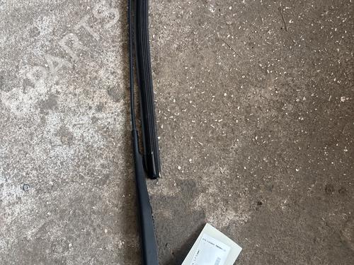 front-windshield-wiper-arm-mercedes-benz-vaneo-414-2002-2003-2004-2005-34219974 main image