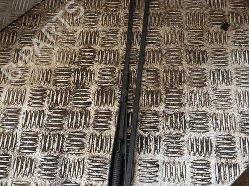 front-windshield-wiper-arm-citroen-c1-pm_-pn_-2005-2006-2007-2008-2009-2010-2011-2012-2013-2014-34167644 main image