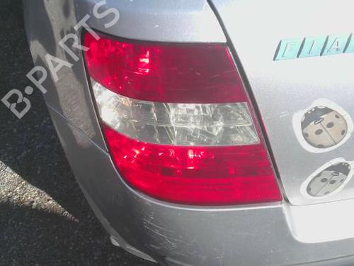 Venstre baglygte FIAT STILO (192_) 1.9 JTD (192_XF1A) (80 hp) 32230838