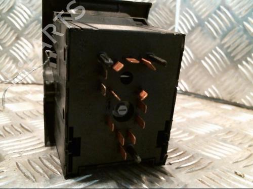 Used Headlight switch Headlight switch OPEL VECTRA B Hatchback (J96) 2.0 i 16V (F68) (136 hp) 22070810 22070810