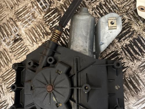 Used Front left window mechanism Front left window mechanism CHRYSLER PT CRUISER (PT_) 2.2 CRD (121 hp) 34394301 34394301
