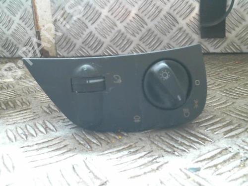 Used Headlight switch VW POLO III (6N1) [1994-1999]  22044596
