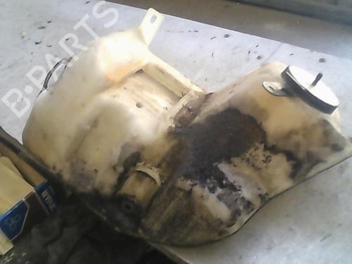 Used Windscreen washer tank VOLVO 440 (445) 1.7 (106 hp) 22038861