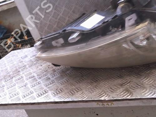 Right headlight PEUGEOT 5008 (0U_, 0E_) 2.0 HDi 150 / BlueHDi 150 | BP26293963C29 