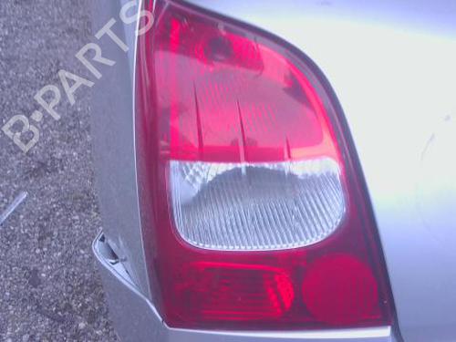 Feu arrière gauche RENAULT TWINGO II (CN0_) 1.5 dCi (CN0E) (64 hp) 30572368