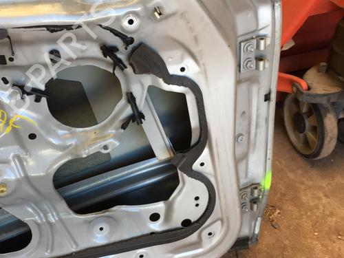 Used Left front door BMW 1 (E87) 118 d (143 hp) 20995993