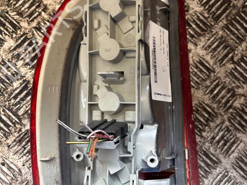 Used Right taillight Right taillight 37024111 37024111