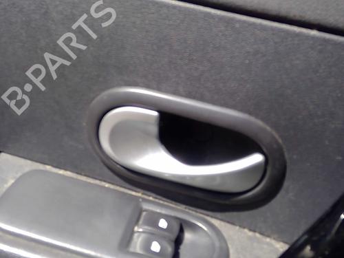 Used Front left interior door handle RENAULT CLIO III (BR0/1, CR0/1) 1.5 dCi (C/BR0G, C/BR1G) (68 hp) 26049564