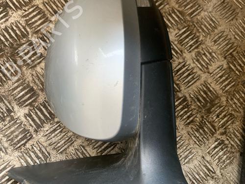 left-mirror-vw-tiguan-5n_-2007-2008-2009-2010-2011-2012-2013-2014-2015-2016-2017-2018-33859067 main image