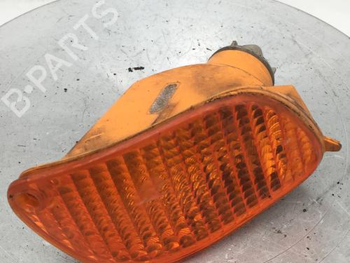 Right front indicator FORD FOCUS I Saloon (DFW) 1.6 16V | BP30572447C33 - Image 2