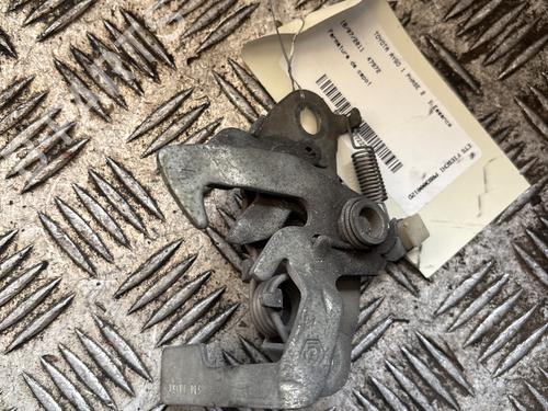 hood-lock-toyota-aygo-_b1_-2005-2006-2007-2008-2009-2010-2011-2012-2013-2014-37500436 main image