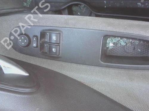 Used Switch Switch FIAT PUNTO EVO (199_) 1.3 D Multijet (199AXC1A, 199BXC1A, 199AXT1A, 199BXT1A) (75 hp) 28973526 28973526