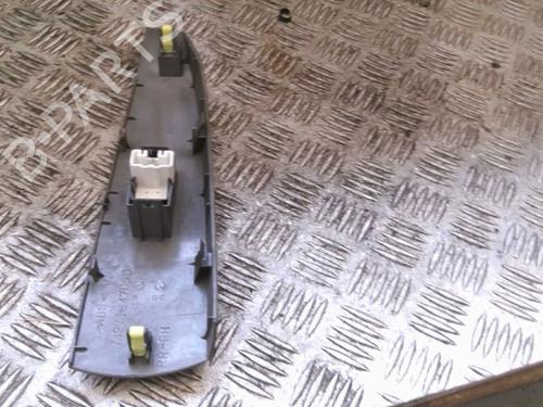 Used Right rear window switch Right rear window switch TOYOTA PRIUS Liftback (_W2_) 1.5 Hybrid (NHW20_, NHW20R) (112 hp) 25489460 25489460