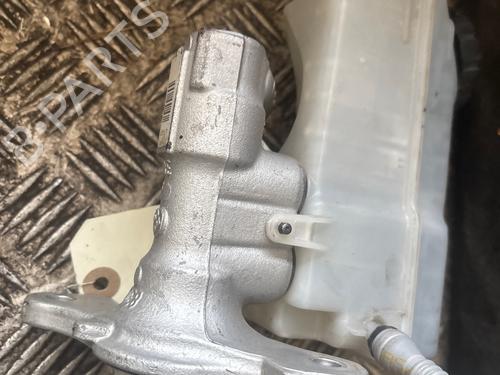 brake-master-cylinder-renault-clio-iv-bh_-2012-2013-2014-2015-2016-2017-2018-2019-2020-2021-28427129 main image