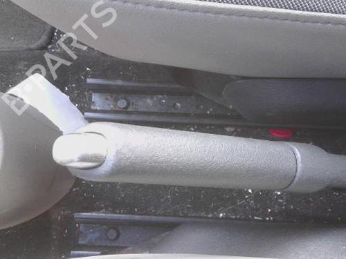 Frein à main RENAULT TWINGO II (CN0_) 1.2 16V (CN04, CN0B) (75 hp) 32982273