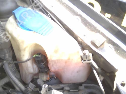 Used Windscreen washer tank VW POLO (6N2) 1.4 16V (75 hp) 26430482