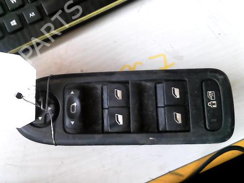 Used Right front window switch RENAULT CLIO II (BB_, CB_) 1.5 dCi (B/C2J) (68 hp) 30792461