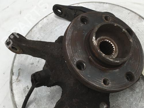 Used Left front steering knuckle Left front steering knuckle RENAULT CLIO II (BB_, CB_) [1998-2016] 33298702 33298702