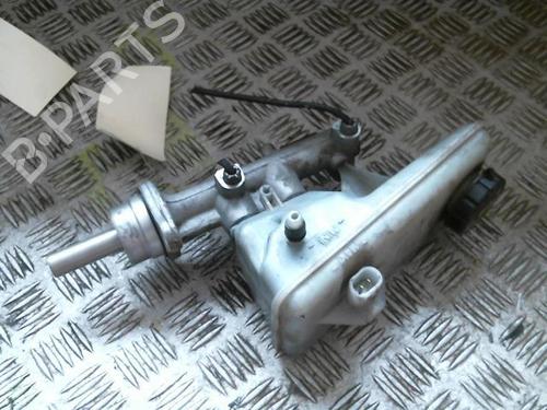 Used Brake master cylinder Brake master cylinder RENAULT TRAFIC II Van (FL) 2.0 dCi 90 (FL0H, FL00, FL01, FL0M, FL0P, FL0S) (90 hp) 20997763 20997763