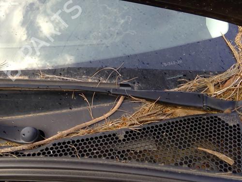 Used Front windshield wiper arm PEUGEOT 2008 I (CU_) 1.2 THP 110 / PureTech 110 (110 hp) 25768309