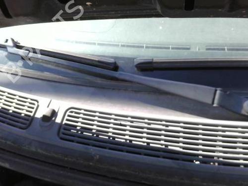 Used Front windshield wiper arm SKODA FABIA II (542) 1.2 (60 hp) 27336845
