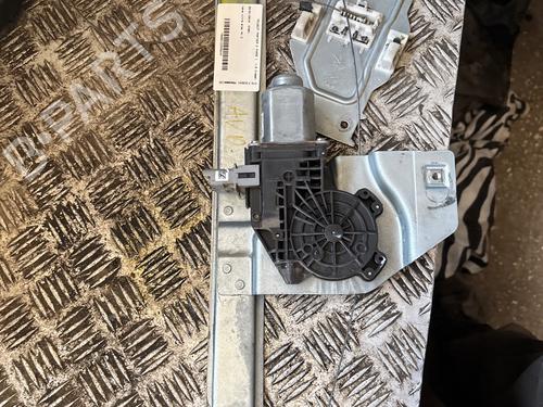 Used Front right window mechanism Front right window mechanism PEUGEOT PARTNER Box Body/MPV 1.6 HDi (75 hp) 33170386 33170386