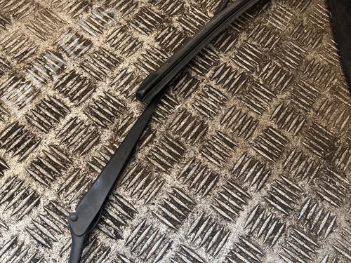 front-windshield-wiper-arm-vw-passat-b5-3b2-1996-1997-1998-1999-2000-2001-36475121 main image