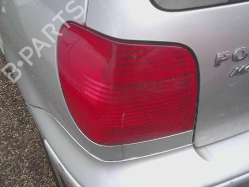 Farolim esquerdo VW POLO (6N2) 1.4 16V (75 hp) 31070735