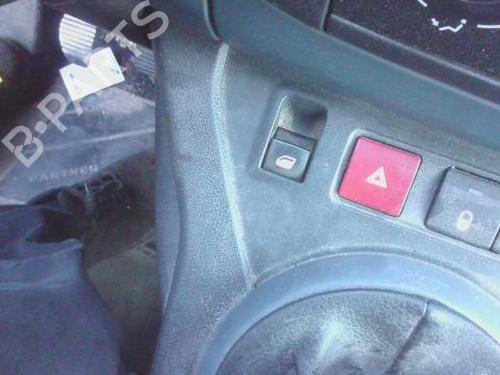 Venstre fortil elrude kontakt PEUGEOT PARTNER Tepee 1.6 HDi 75 (16V) (75 hp) 31308681