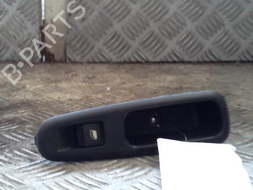 Used Right rear window switch PEUGEOT 5008 (0U_, 0E_) 2.0 HDi (163 hp) 20997270