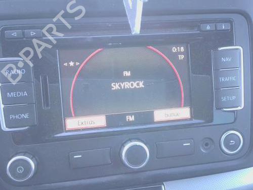 Used Radio VW SHARAN (7N1, 7N2) 2.0 TDI (177 hp) 30600236
