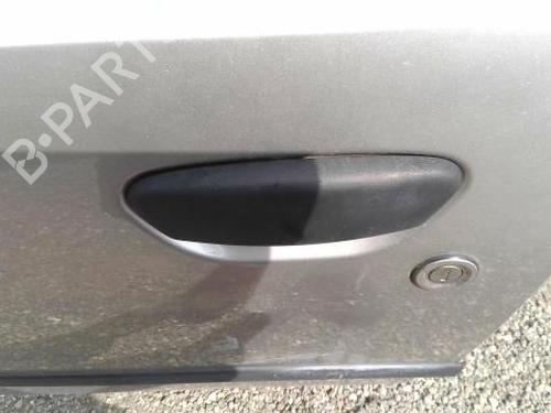 Used Front left exterior door handle FIAT PUNTO (188_) 1.2 16V 80 (188.233, .235, .253, .255, .333, .353, .639,... (80 hp) 26615123